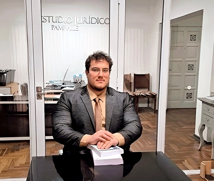 Dr. Sandro Ibañez - Abogado Asociado Derecho de Familia Civil Laboral Neuquén